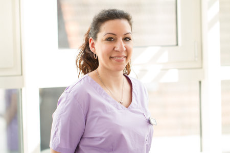 Hülya Tasdelen (Stuhlassistenz)